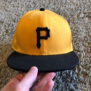 Pittsburgh Pirates Fitted Hat